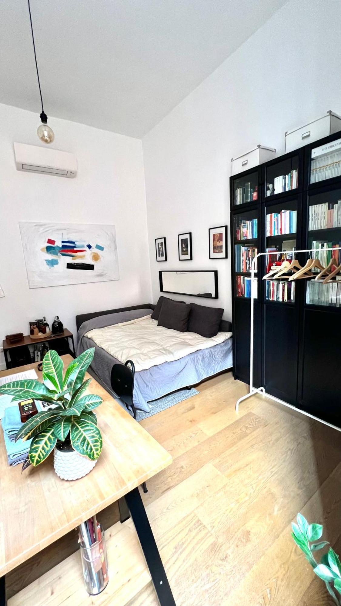 Stanza Xl In Zona * Roma